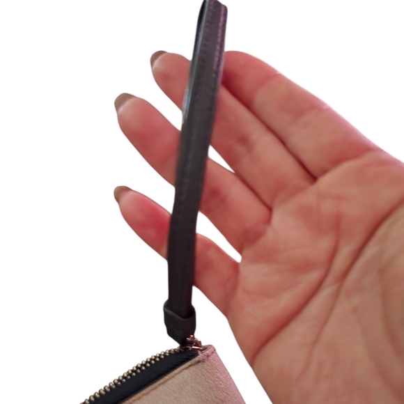 Coach Cream Wristlet Clutch - Picture 10 of 10